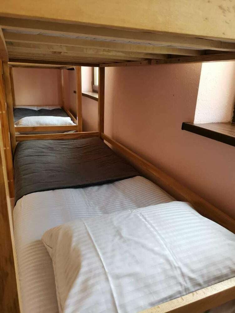 Hostal Art Garden Hostel And Tours