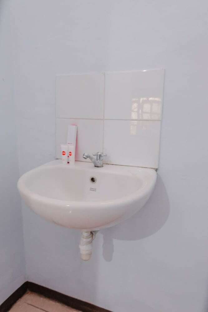 Hostal Oyo 926 Hotel Nugraha