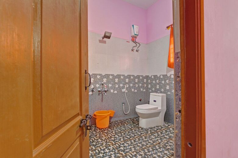 Hotel Spot On 37203 Royal Comforts