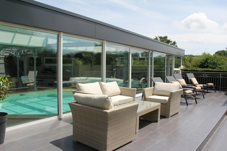 Hotel Chambres D?hotes Dans Maison Complete : La Source