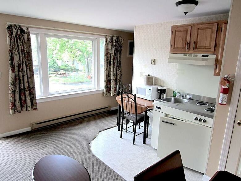 Hotel Founder's Brook Motel And Suites