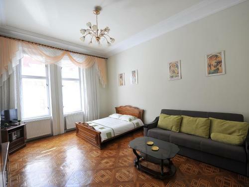 4-room Central Apartment King Danylo Monument