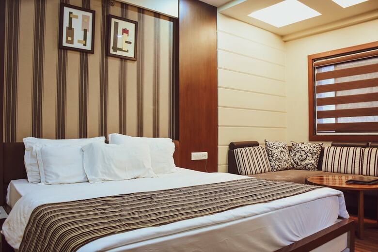 Kings Park Hotel