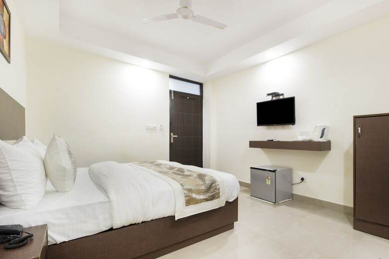 Kelvish Hotel