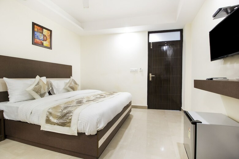 Kelvish Hotel
