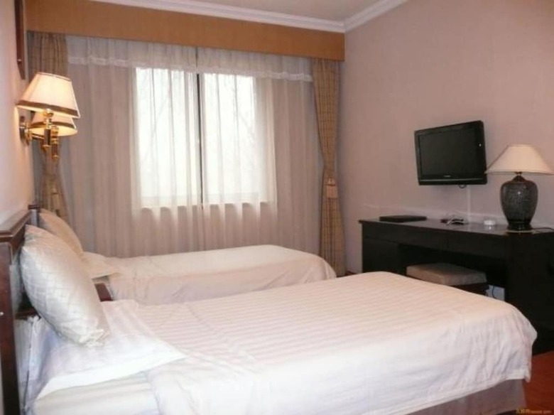 Beijing Hujialou Hotel