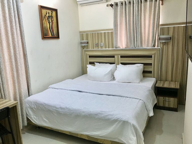 Shuallson Hotel