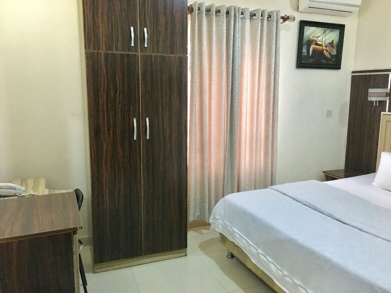 Shuallson Hotel