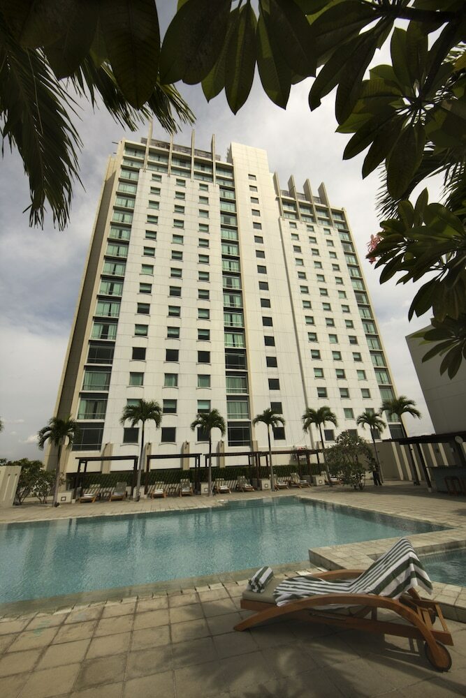 Hotel Sparks Luxe Jakarta