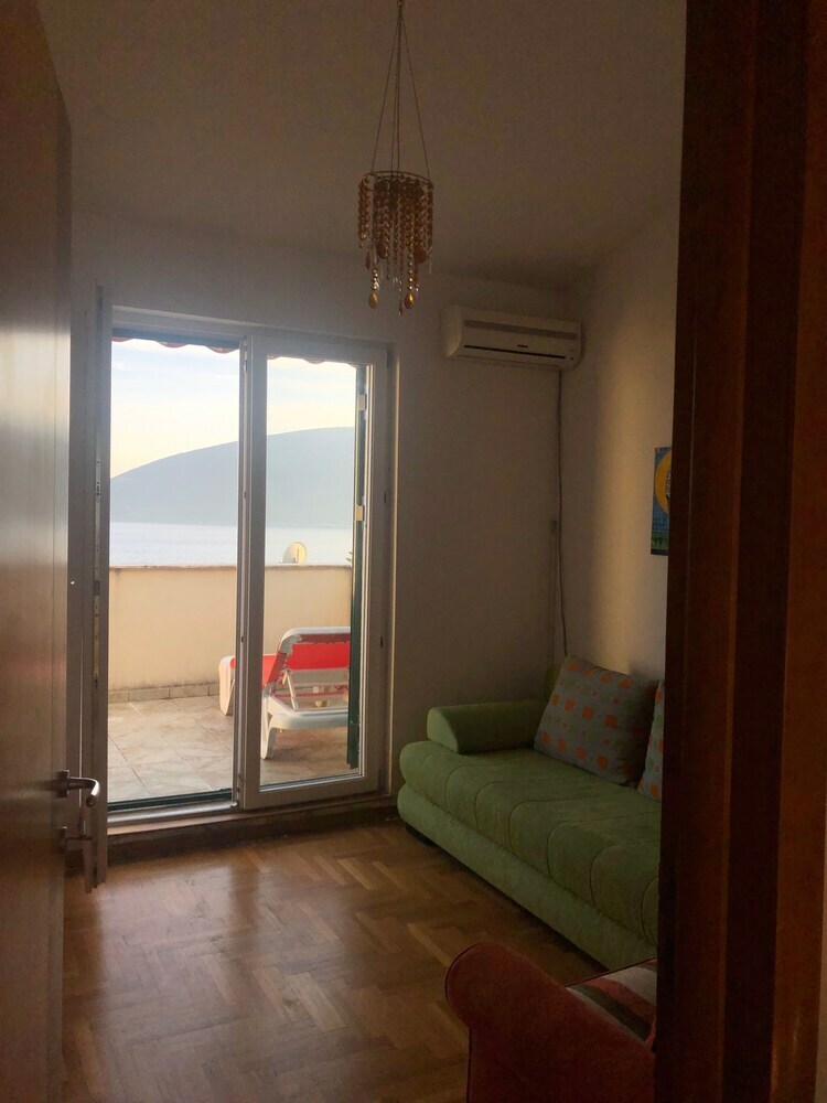 Apartamentos House In Herceg Novi