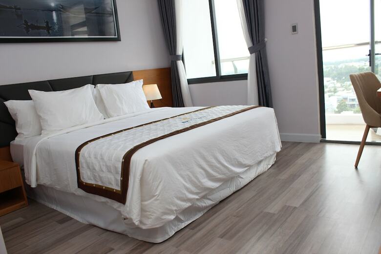 Sky Hotel