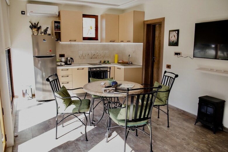 Apartments Aerodrom