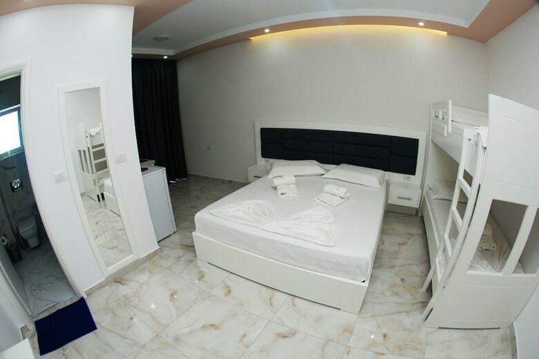 Hotel Vila Landi