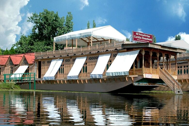 Hotel Welcomheritage Gurkha Houseboats