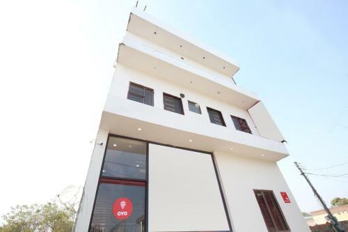 Oyo 11497 Hotel Sharnam