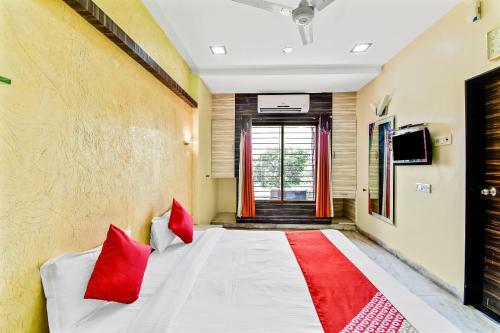 Oyo 61308 Hotel Rw International