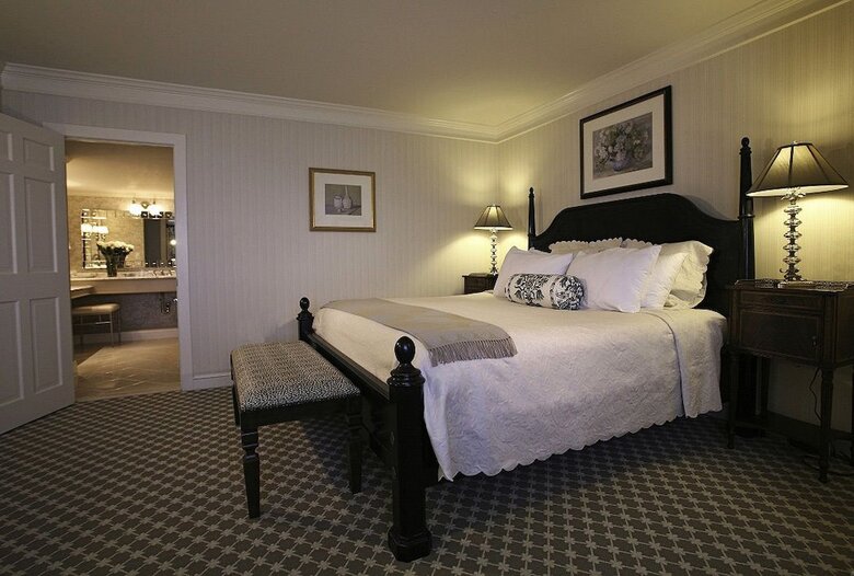Hotel Saybrook Point Resort & Marina