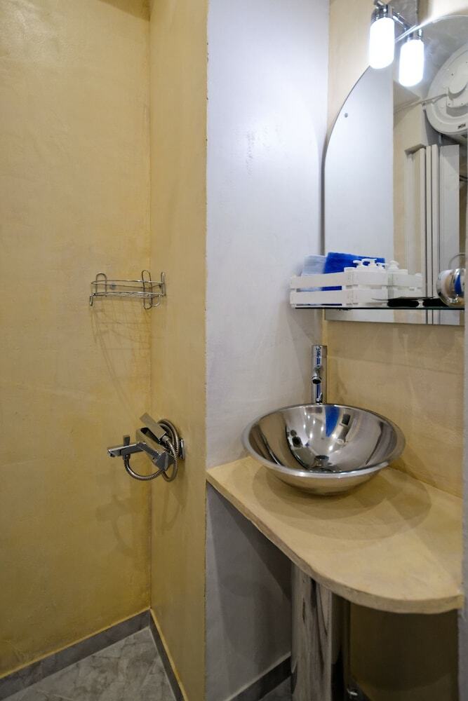 Aparthotel Santorini Style Honeymoon Apartments
