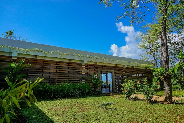 Bed & Breakfast Naya Matahora Island Resort