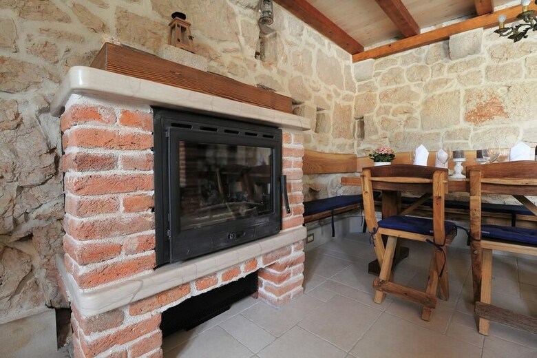 Villa Mons