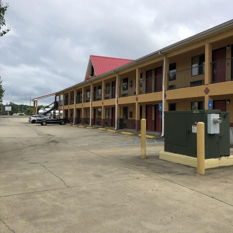 Hotel Clairmont Inn