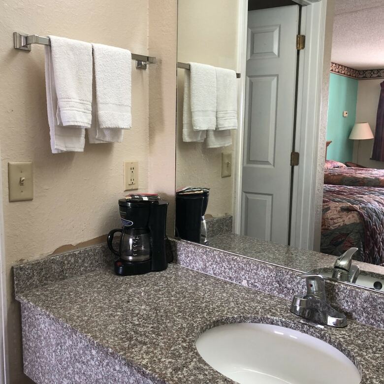 Hotel Clairmont Inn