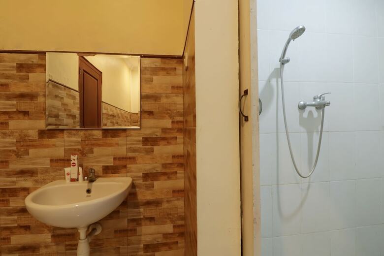 Hostal Oyo 1117 New Garuda Hotel