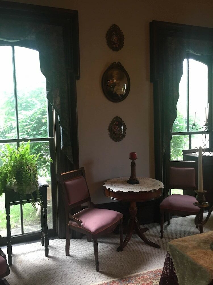 Bed & Breakfast 1873 Victorian Rose