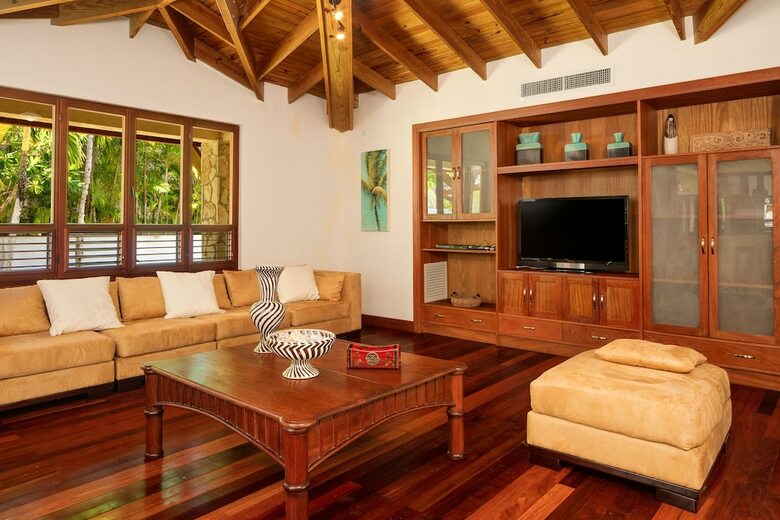 Sea Horse Ranch Villa 83