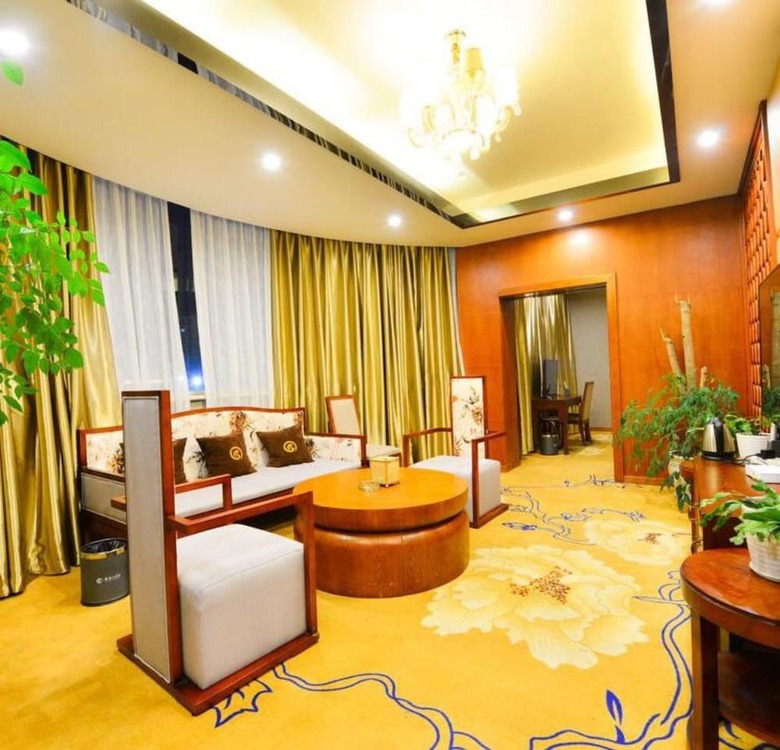 Longhai Hotel
