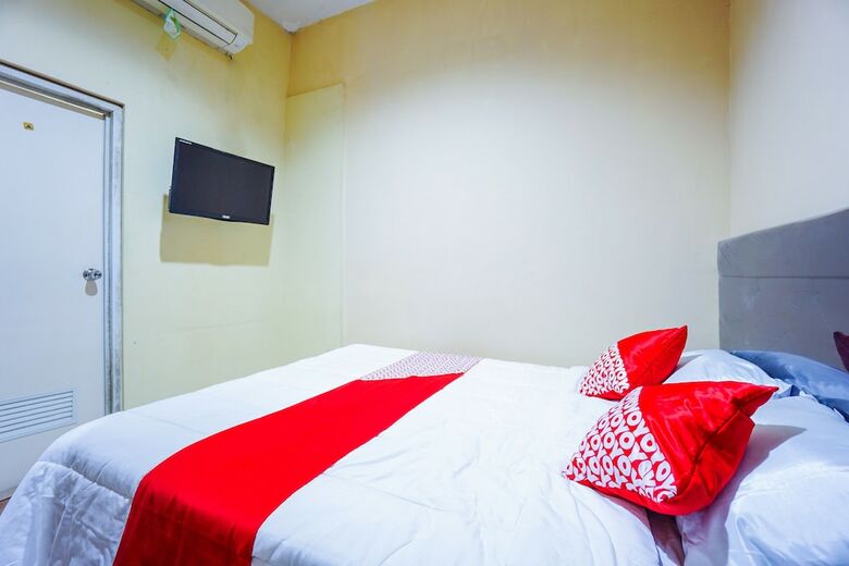 Hotel Oyo 776 Bless House