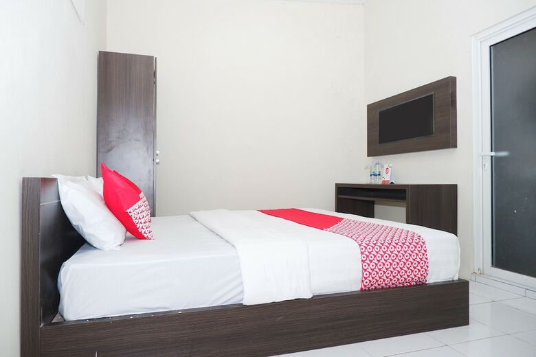 Hotel Oyo 1217 Candi Residence