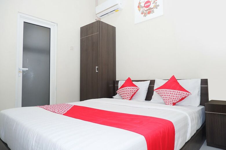 Hotel Oyo 1217 Candi Residence