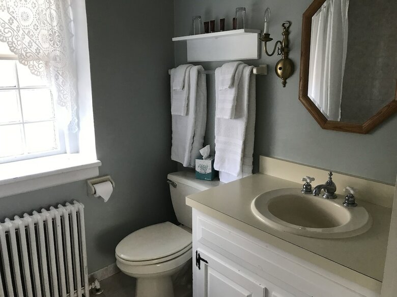 Bed & Breakfast Inn At Millrace Pond