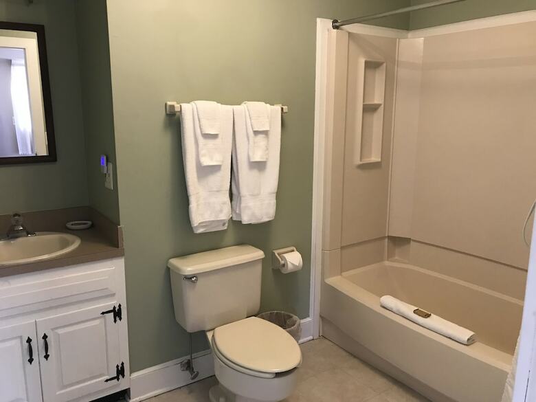 Bed & Breakfast Inn At Millrace Pond