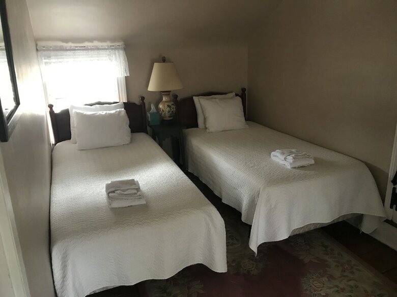 Bed & Breakfast Inn At Millrace Pond