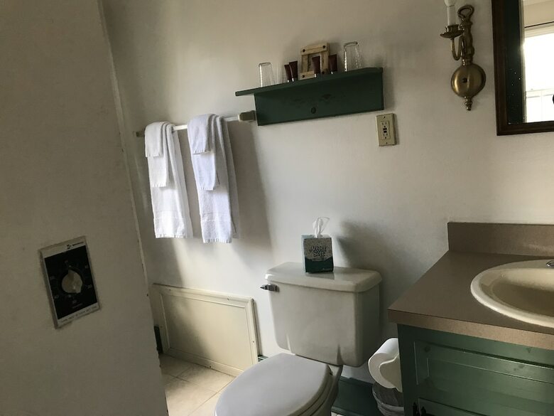 Bed & Breakfast Inn At Millrace Pond