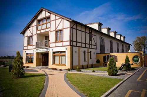 Bed & Breakfast Cedrowy Dworek
