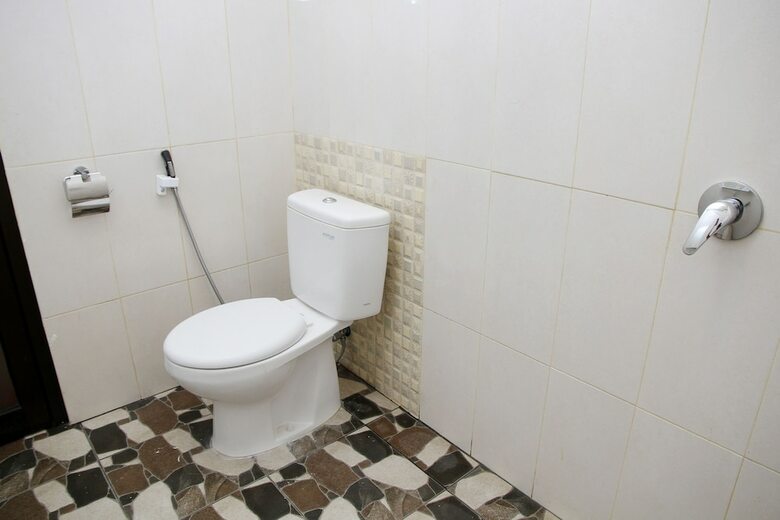 Hostal Oyo 1264 Brizky Hotel