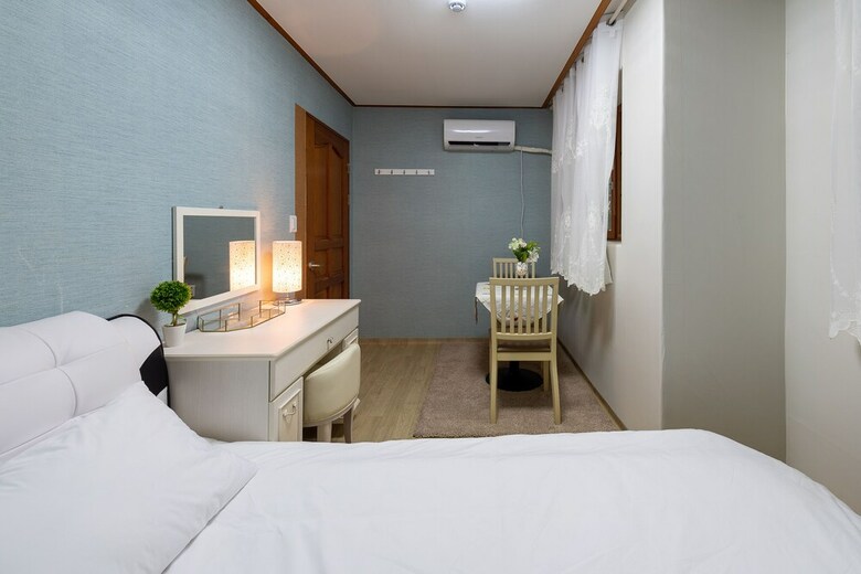 Pension The Hue Largo Bundang