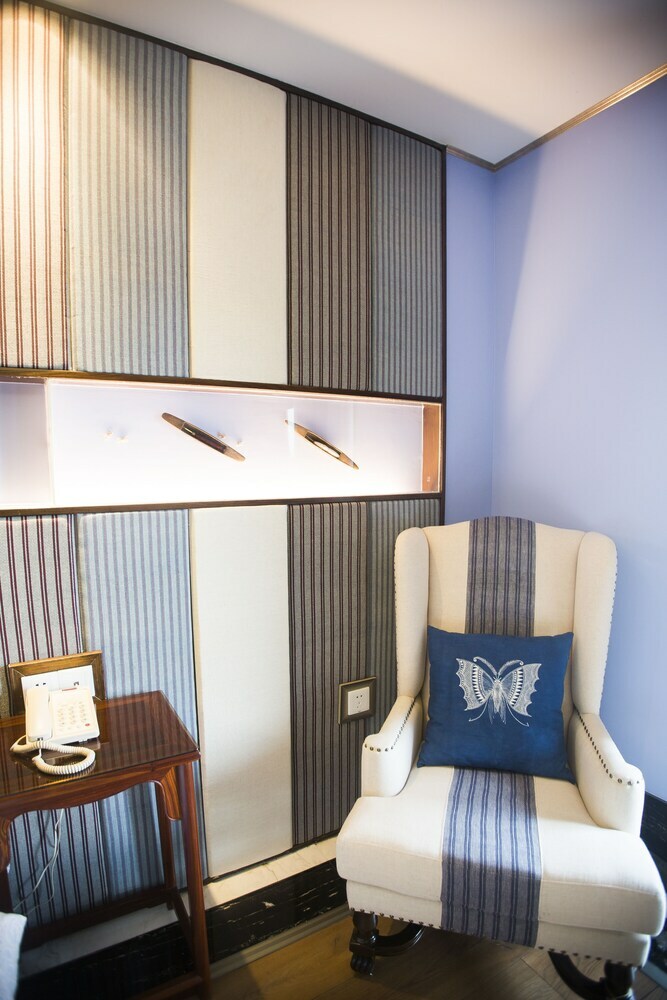 Qiancuihang Art Hotel