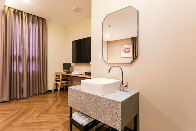 Le Idea Hotel