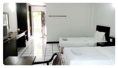 Thong Paeka Hotel