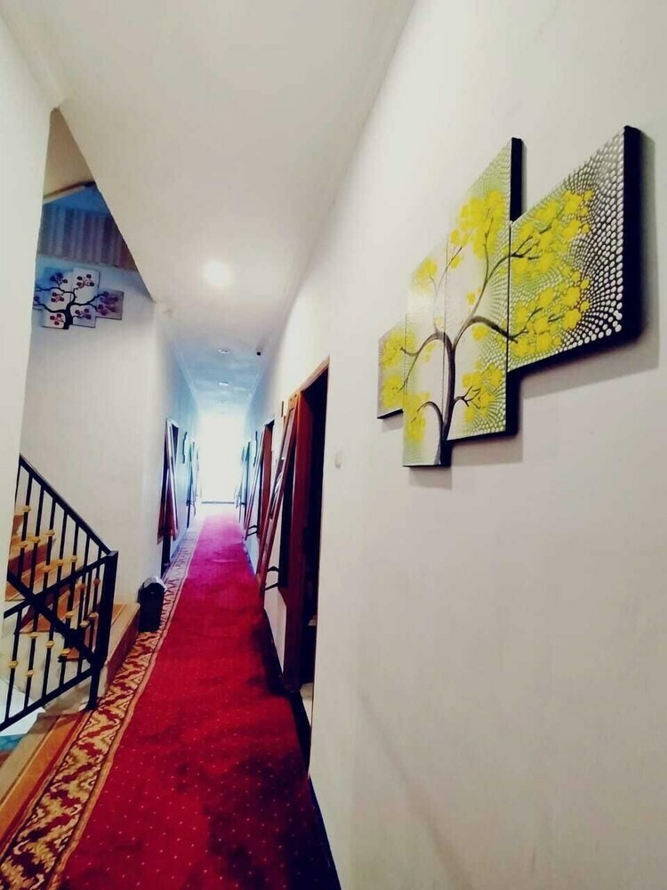 Hostal Mhs Inn Syariah Hotel