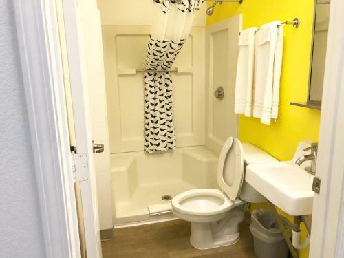Hotel Intown Suites Extended Stay Webster Tx - Nasa