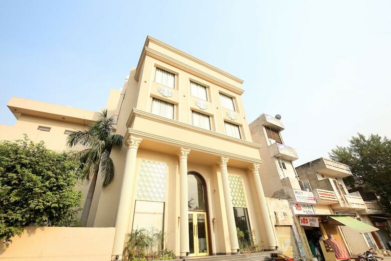Oyo 23498 Hotel Jane Royale