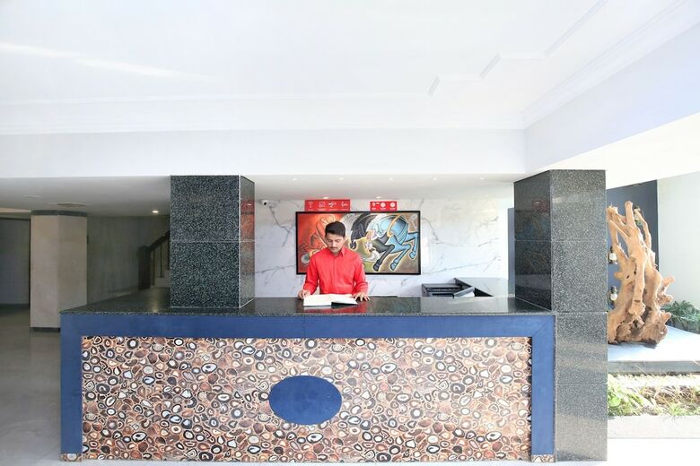 Oyo 23498 Hotel Jane Royale