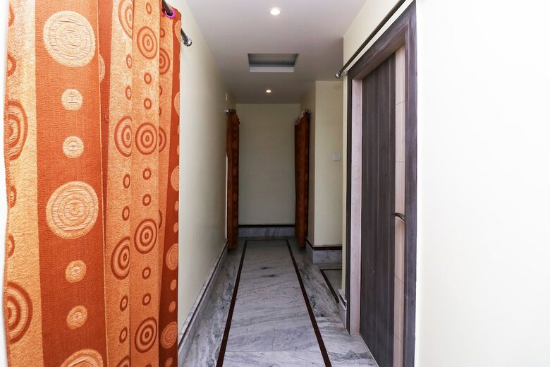 Oyo 30163 Hotel Taj Palace