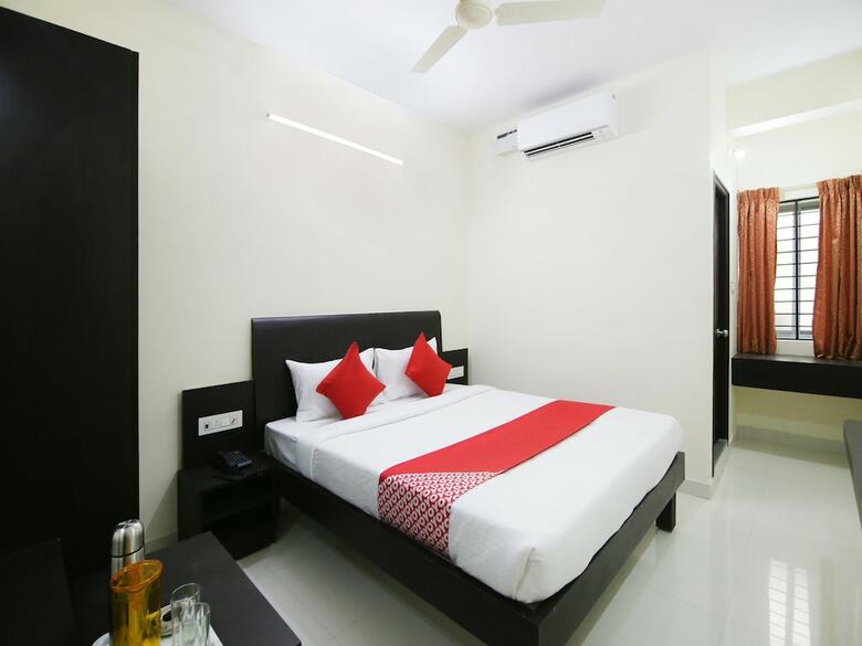 Hotel Oyo 23461 Champion Lotus