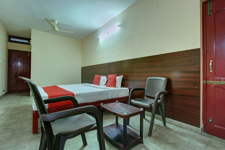 Hotel Oyo 27946 Sandhanam As Abode